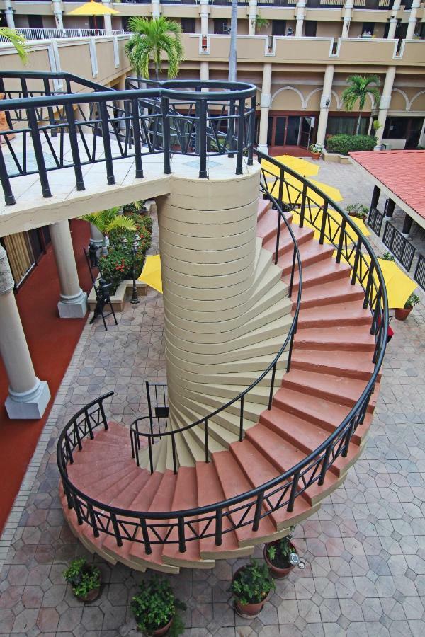 Windward Passage Hotel Charlotte Amalie Extérieur photo